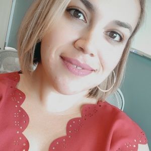 Meet your Posher, Leticia